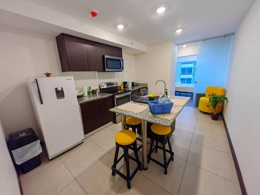 1102 Torre Los Yoses Hermoso Apartamento En Barrio Escalante Sin Parqueo 산호세 외부 사진